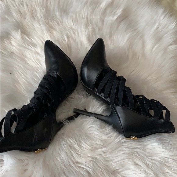 ⬇️REDUCED!! Steve Madden lace up black pumps - Picture 2 of 8